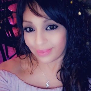 Meet your Posher, Yoli